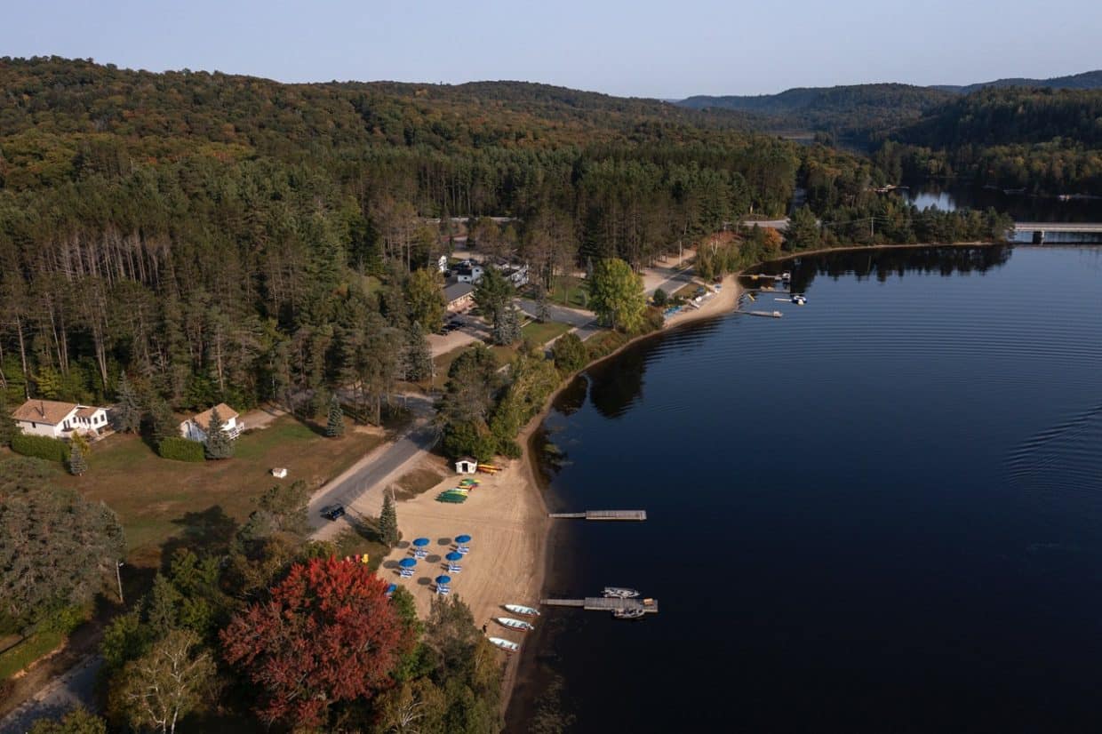 Arial view of Blue Spruce Resort and Lake