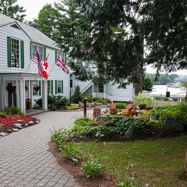 Sherwood Inn - The Great Canadian Wilderness